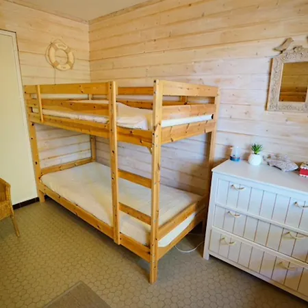 Maison Des Pins Holiday home